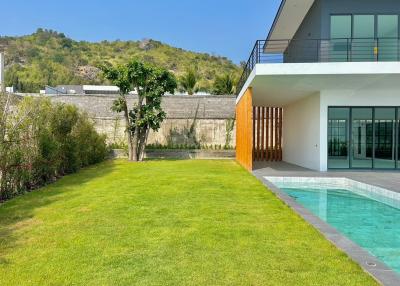 Phu Montra K-Haad : Luxury, Modern and Stylish 5 Bedroom Villa