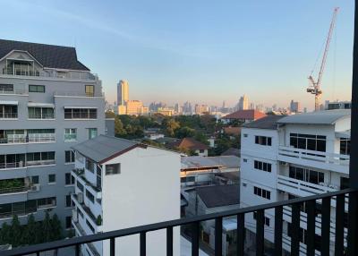 2 bedroom low rise condo for sale Phahonyothin 2