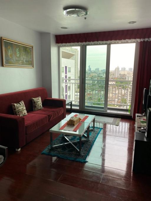 2-bedroom high floor condo close to BTS Pra Khanong