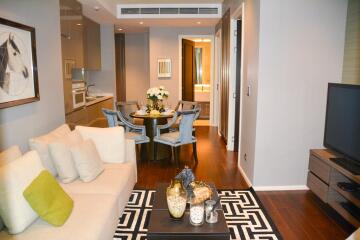 High-end 2 bedroom condo only 200m from BTS Phromphong