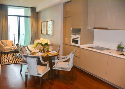 High-end 2 bedroom condo only 200m from BTS Phromphong