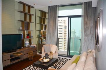 High-end 2 bedroom condo only 200m from BTS Phromphong