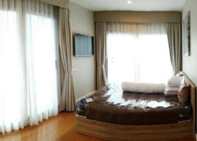 2 bedroom condo for sale on Phrom Phong