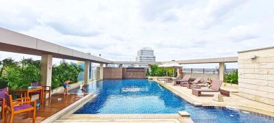 2-bedroom high floor condo for sale 400m from BTS Asoke