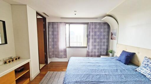 2-bedroom high floor condo for sale 400m from BTS Asoke