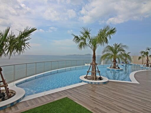 Modern 1 bedroom condo with seaviw for sale in Pattaya