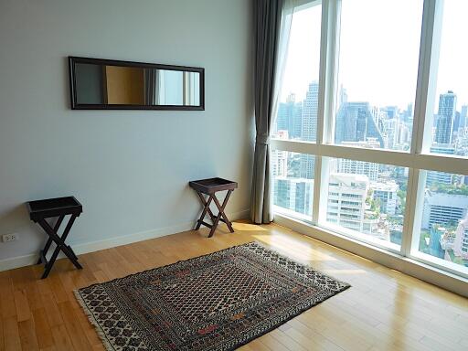 Lovely 1 bedroom condo for sale close Asoke BTS