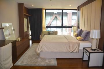 3-bedroom spacious modern condo for sale in Sathorn area