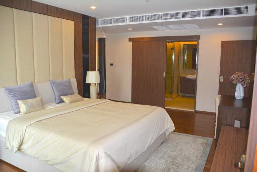 3-bedroom spacious modern condo for sale in Sathorn area