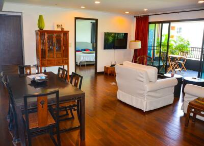 Large 2-bedroom condo in Yen Akard area