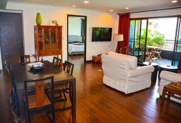 Large 2-bedroom condo in Yen Akard area