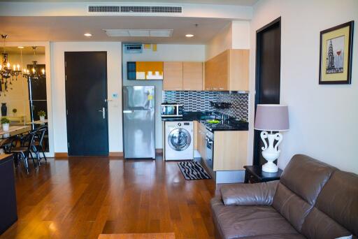 3-bedroom condo located only 600m from BTS Chidlom!