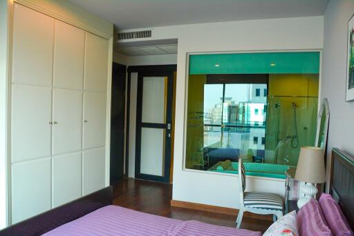 3-bedroom condo located only 600m from BTS Chidlom!