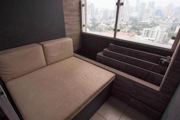 4-bedroom penthouse in Asoke area