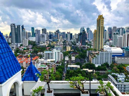 4-bedroom penthouse in Asoke area