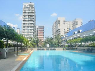 4-bedroom penthouse in Asoke area