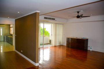 Large 4 bedrooms condo for sale Ekamai area