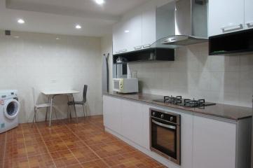 3-bedroom spacious condo in Phromphong area