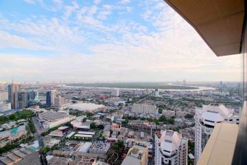 Penthouse 3 bedrooms condo for sale near BTS Phrom Phong