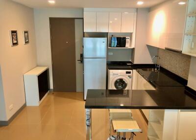 1-bedroom condo for sale ideally located 500m from BTS Asoke!