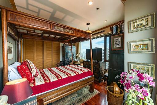 3-bedroom spacious riverside condo