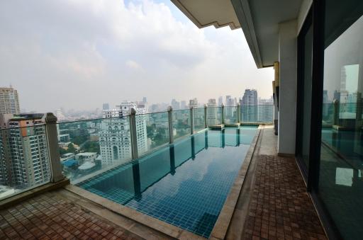 3 bedroom spacious private pool condo for sale on Phrom Phong