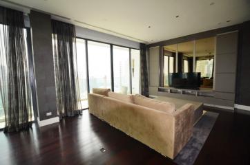 3 bedroom spacious private pool condo for sale on Phrom Phong