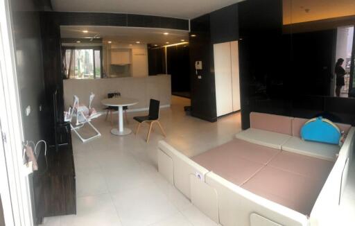 Pet friendly 2 bedroom condo for sale on Petchaburi road