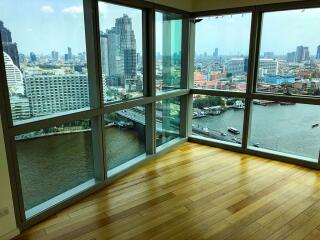 3-bedroom condo with breathtaking river views close to BTS Saphan Taksin