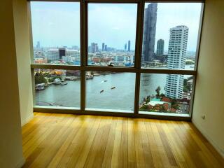 3-bedroom condo with breathtaking river views close to BTS Saphan Taksin