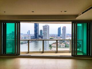 3-bedroom condo with breathtaking river views close to BTS Saphan Taksin