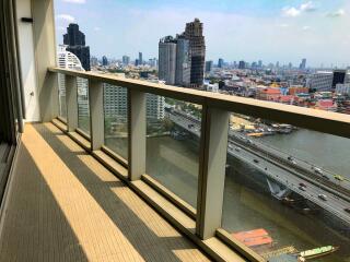 3-bedroom condo with breathtaking river views close to BTS Saphan Taksin