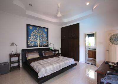 Pool villa with 3 bedrooms for sale in Hua Hin