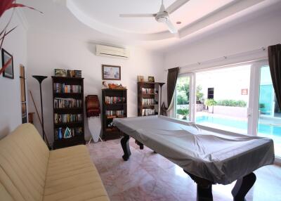 Pool villa with 3 bedrooms for sale in Hua Hin