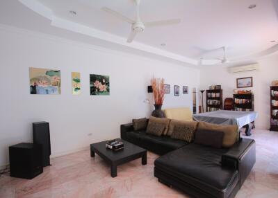 Pool villa with 3 bedrooms for sale in Hua Hin