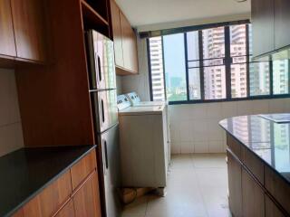 Large 2 bedrooms condo for sale in Sukhumvit BTS Phromphong