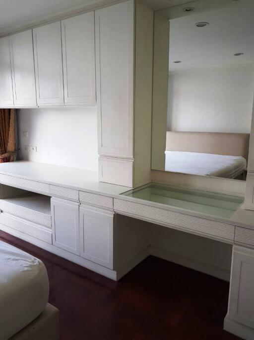 Large 2 bedrooms condo for sale in Sukhumvit BTS Phromphong