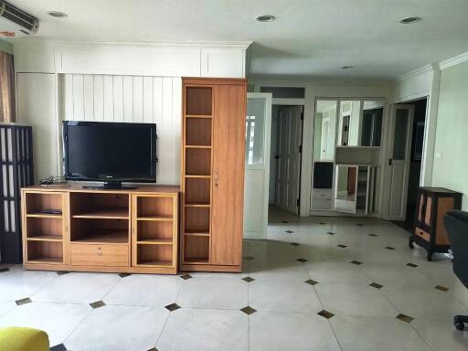 Large 2 bedrooms condo for sale in Sukhumvit BTS Phromphong