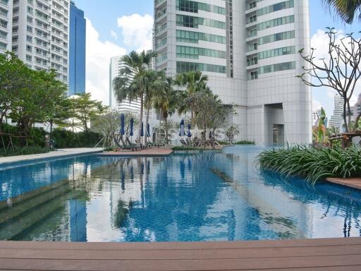 2-bedroom modern condo for sale close BTS Asoke