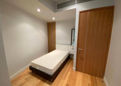2-bedroom modern condo for sale close BTS Asoke