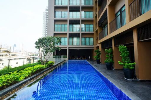 Modern 2 bedrooms condo for sale in Sukhumvit near BTS Phromphong