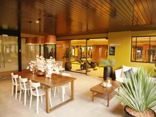 1-bedroom spacious modern condo in Lumpini area