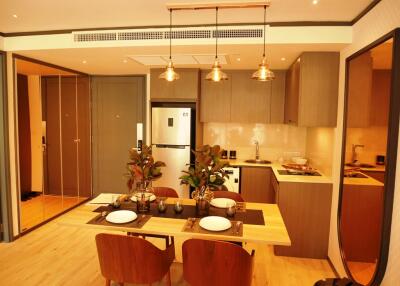 1-bedroom spacious modern condo in Lumpini area