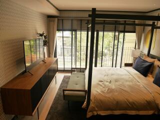 1-bedroom spacious modern condo in Lumpini area
