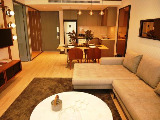 1-bedroom spacious modern condo in Lumpini area