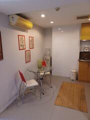 Entirely refurbished 1 bedroom condo in the Phra Khanong area