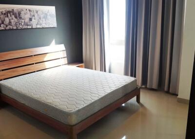 2 bedrooms condo for sale in soi Yennakart Sathorn area