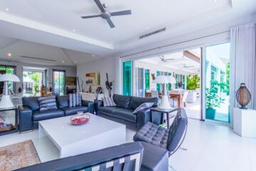 4 bedroom pool villa for sale in Hua Hin