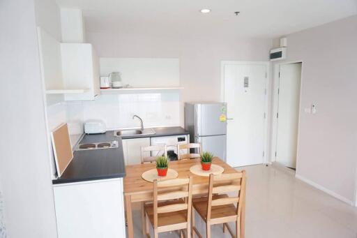 2 bedrooms condominium close to Phra Kanong BTS station