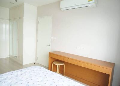 2 bedrooms condominium close to Phra Kanong BTS station